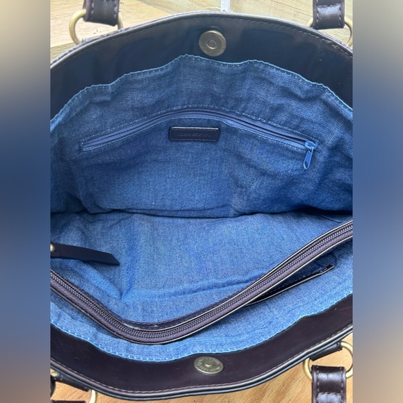 Giani Bernini 2 Tone Leather Shoulder Tote - Picture 5 of 9